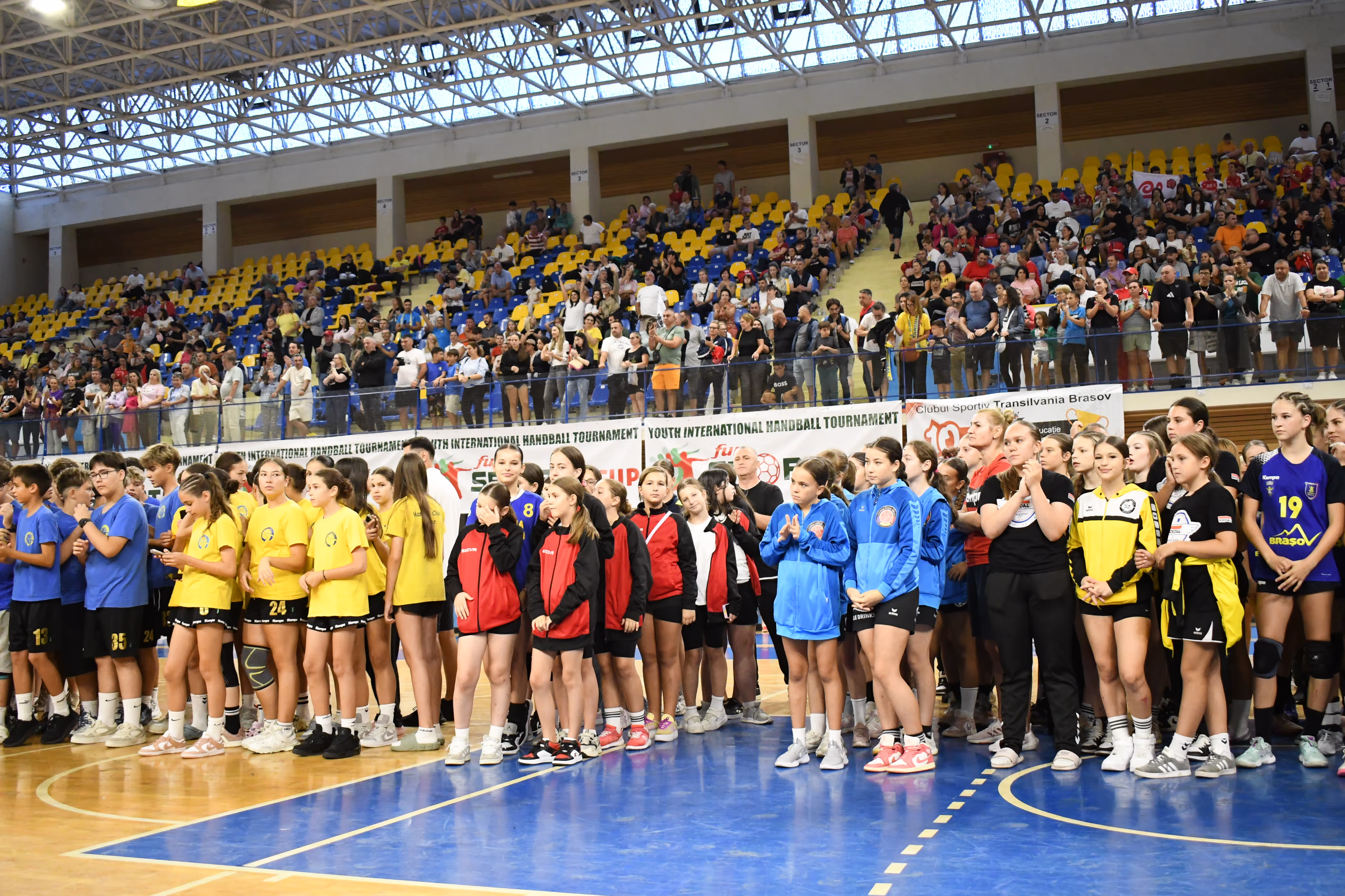 Moment de la ceremonia de premiere FunSports Cup 2025