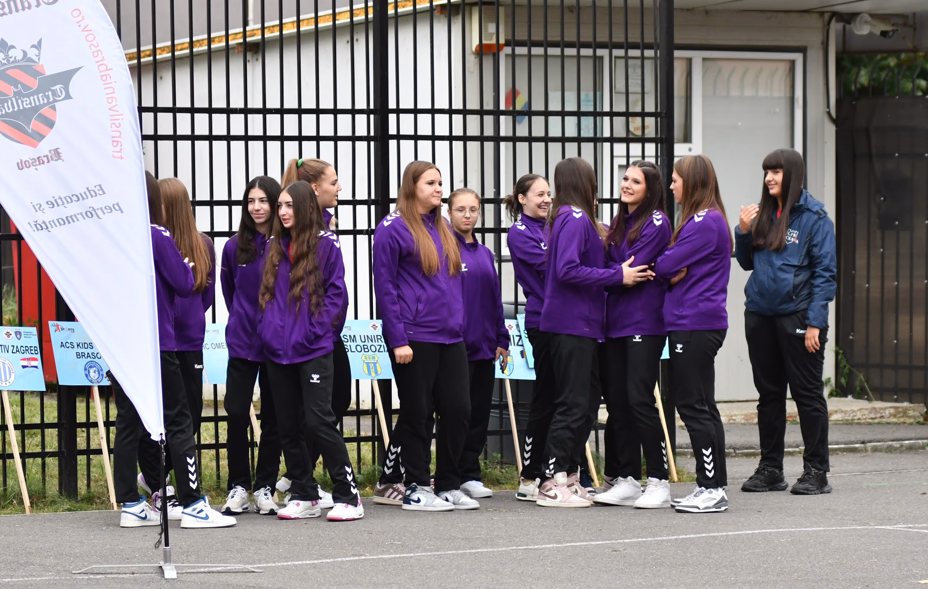 Moment de la ceremonia de deschidere FunSports Cup 2025