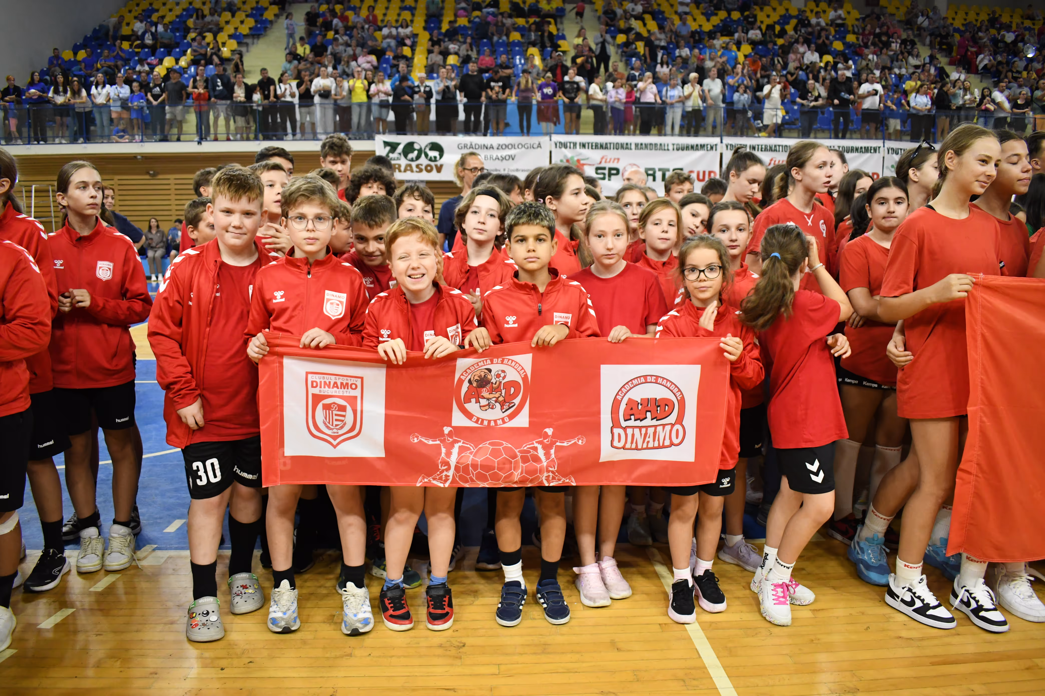 Moment de la ceremonia de premiere FunSports Cup 2025
